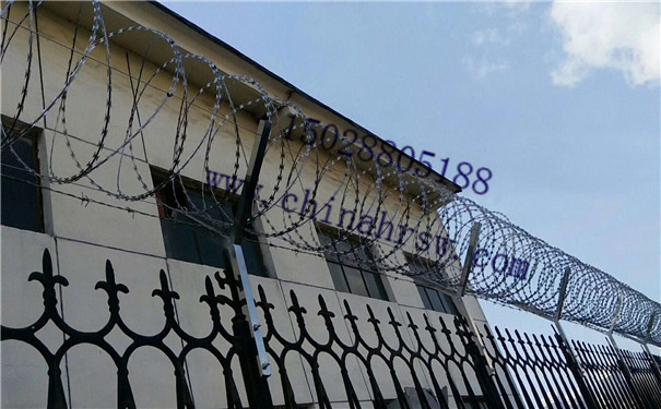 監(jiān)獄防護(hù)網(wǎng)這裝圖 監(jiān)獄防護(hù)網(wǎng)這裝圖
