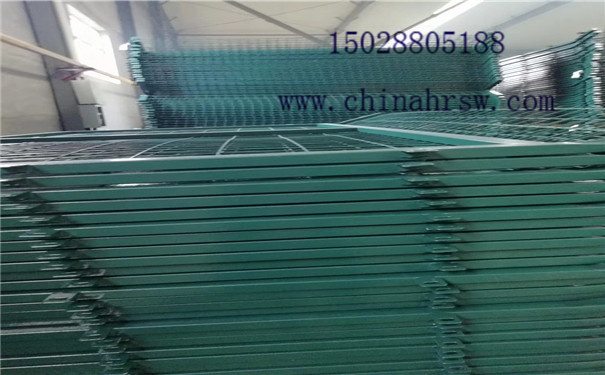 監(jiān)獄防護網(wǎng)生產(chǎn)中 監(jiān)獄防護網(wǎng)生產(chǎn)中