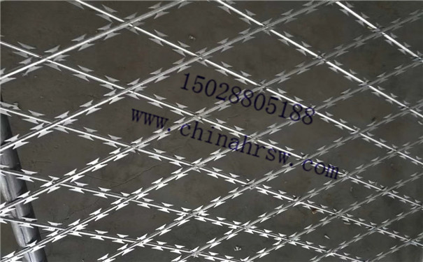 監(jiān)獄護欄網細節(jié) 監(jiān)獄護欄網細節(jié)